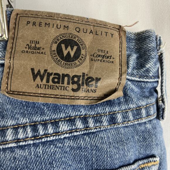 Wrangler Men's Blue Denim Jeans Straight Leg Relaxed Fit Size 36 X 34 Zip Fly - Picture 2 of 14